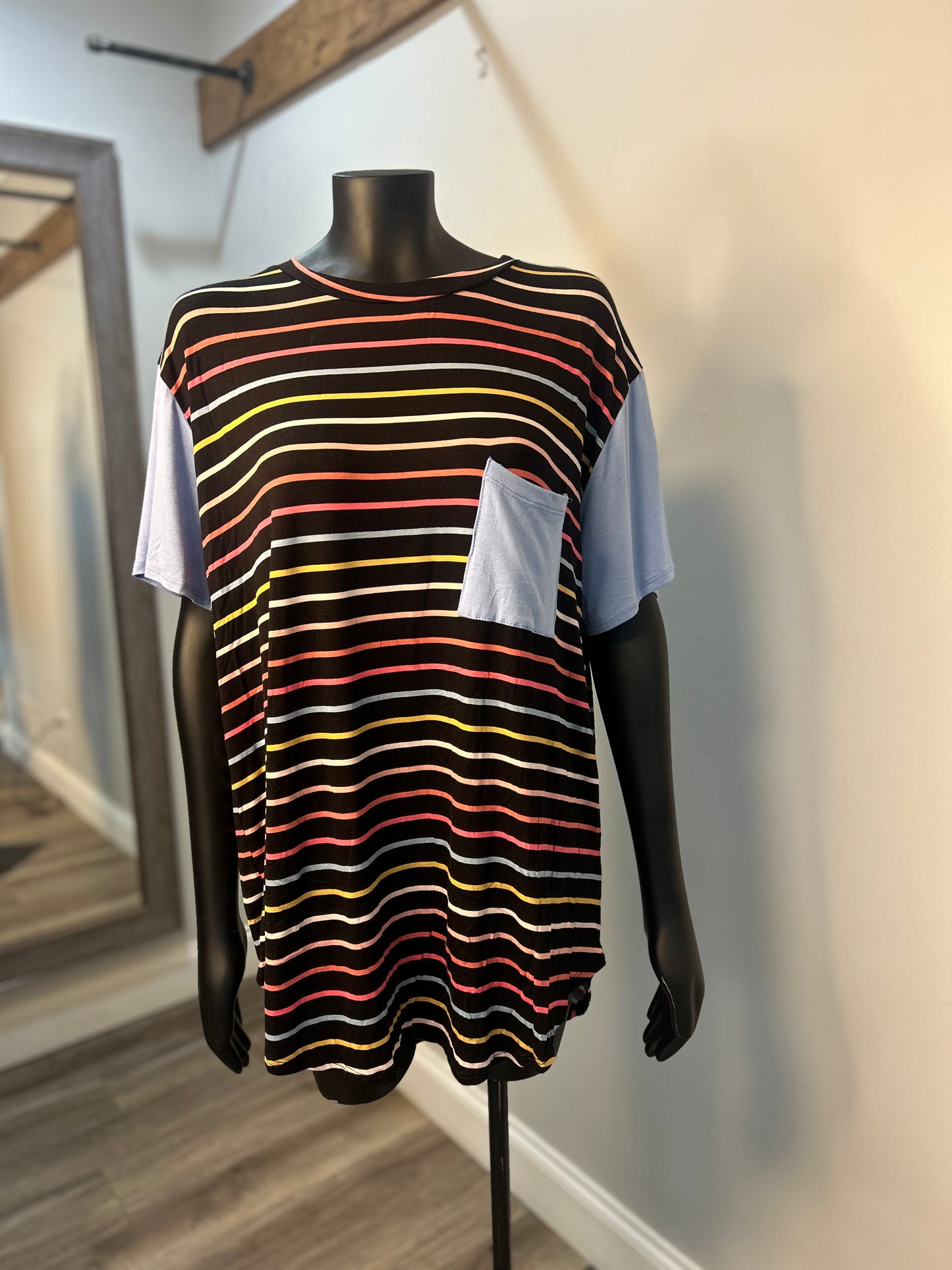 Solid Sleeve Stripe Tee