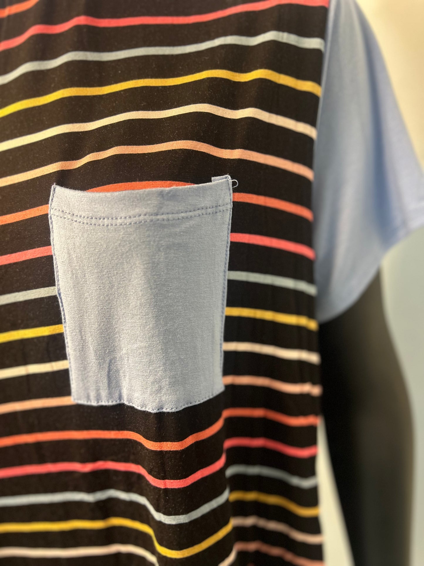 Solid Sleeve Stripe Tee